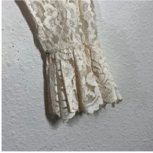 Vintage Ruffle lace blouse - Picture 7 of 9